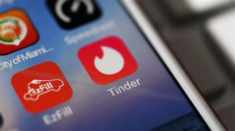 tinder leak|70,000 Tinder Photos of Women Just Got Dumped on。